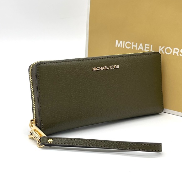 Michael Kors Large Continental Wallet - Picture 1 of 5